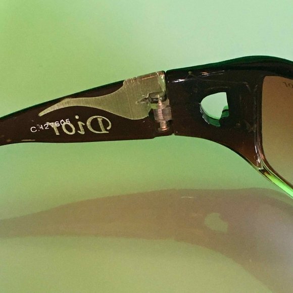 Dior Sunglass with Versace Case - Picture 6 of 14